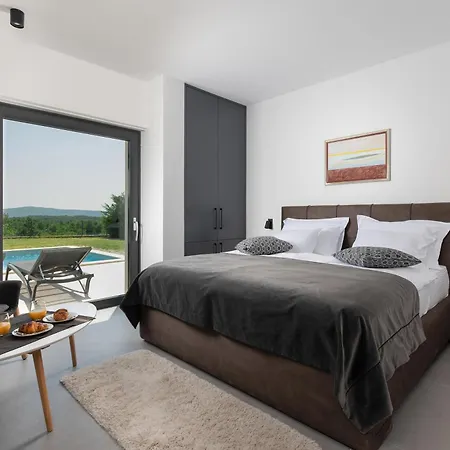 Marichi An Countryside Retreat With Pool And Sauna * Veli Turini